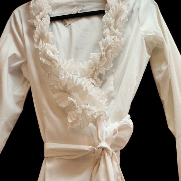 Nwt Tristan ruffle criss cross blouse - Picture 2 of 3